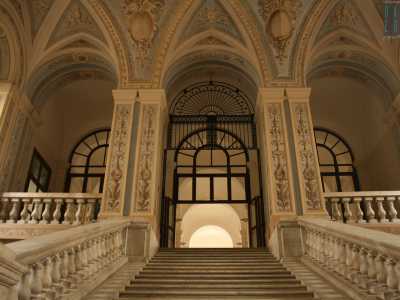 A Bari Nicola dipinse gli splendidi affreschi dello scalone dell�Ateneo...
